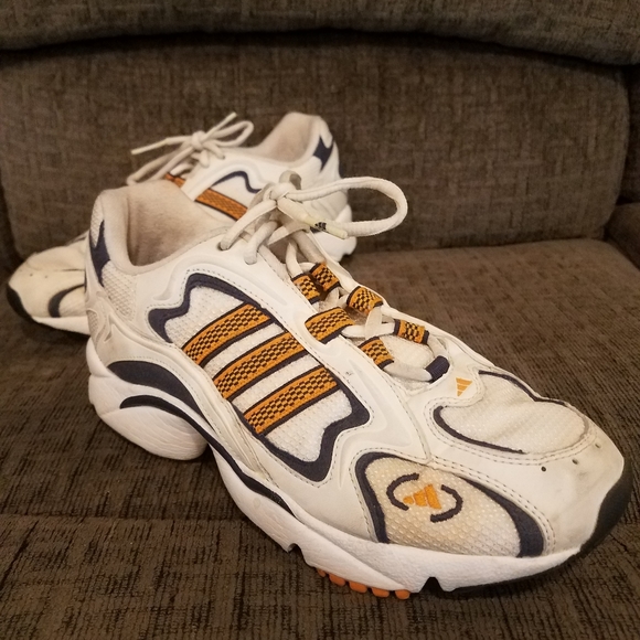PRICE⬇️ADIDAS VINDICATORS 7.5 - Picture 10 of 14
